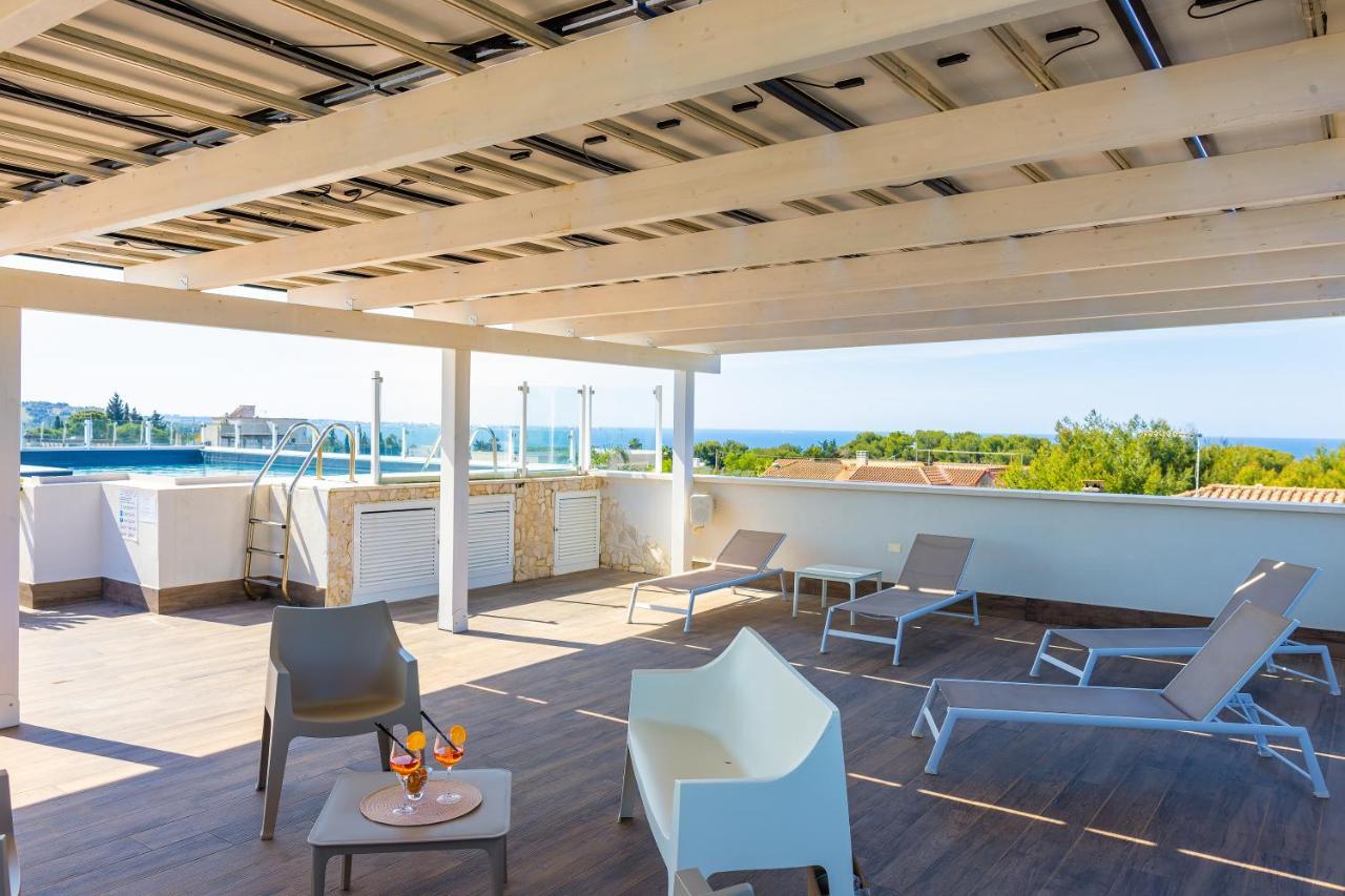 Aparthotel Residence Ludovica - Piscina Panoramica Vista Mare Santa Maria al Bagno Exteriör bild